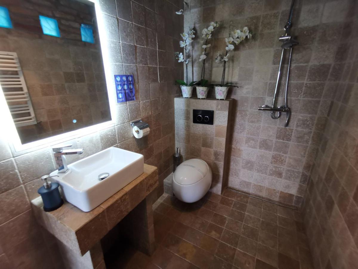 House Of Freedom With Sea View Sauna And Jacuzzi Oslonino المظهر الخارجي الصورة