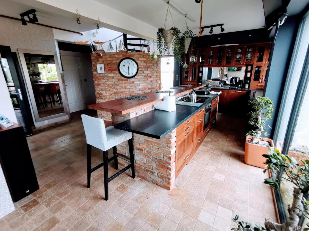 House Of Freedom With Sea View Sauna And Jacuzzi Oslonino المظهر الخارجي الصورة