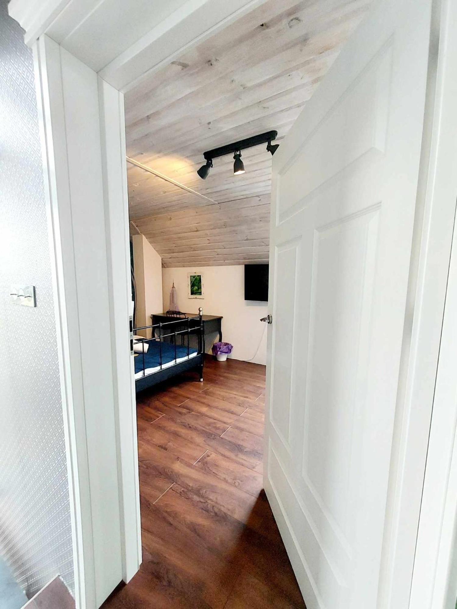 House Of Freedom With Sea View Sauna And Jacuzzi Oslonino المظهر الخارجي الصورة